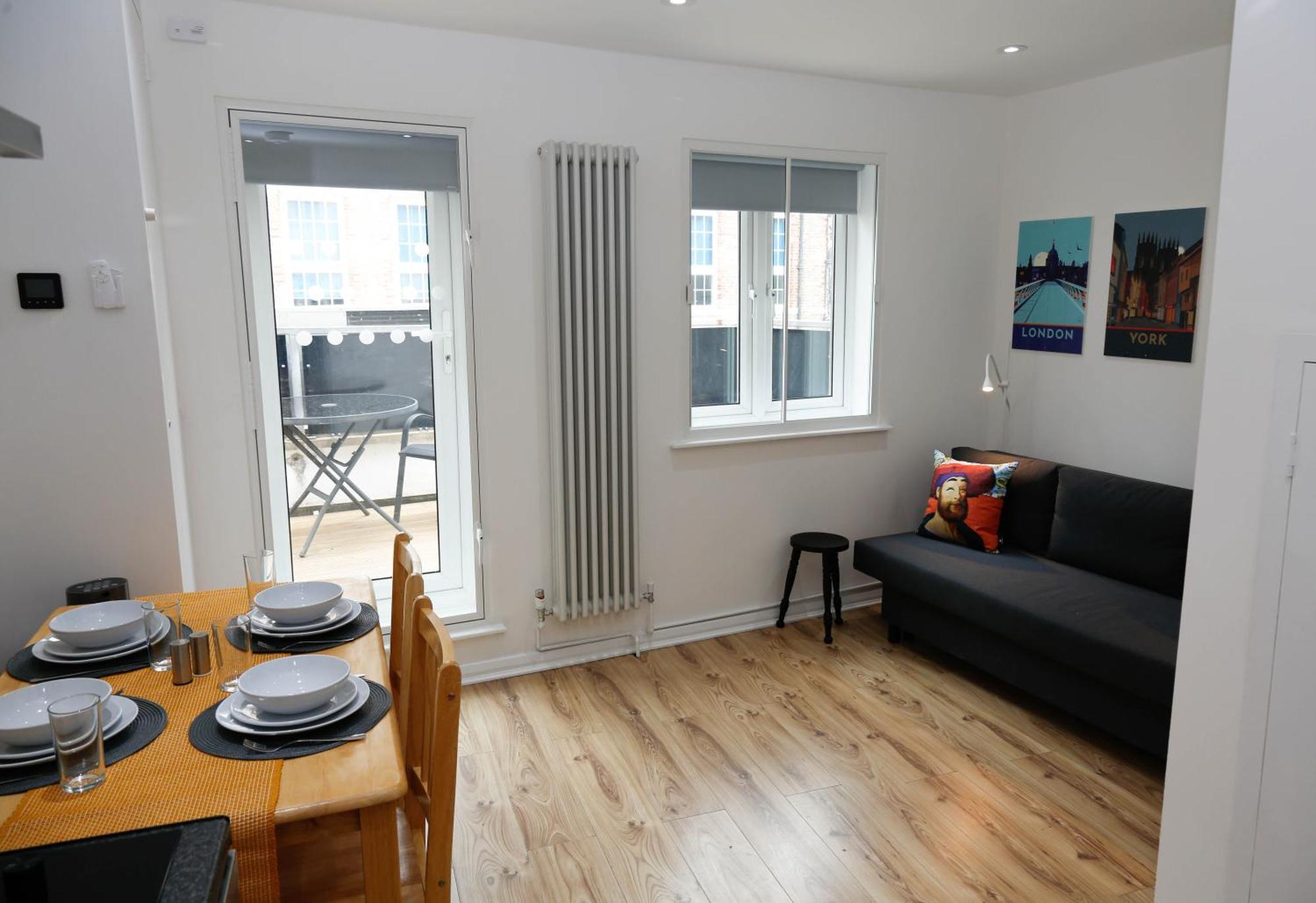 New Luxury Apartments In Central London Next To Shops, Cafes, Bars & Metro Bagian luar foto