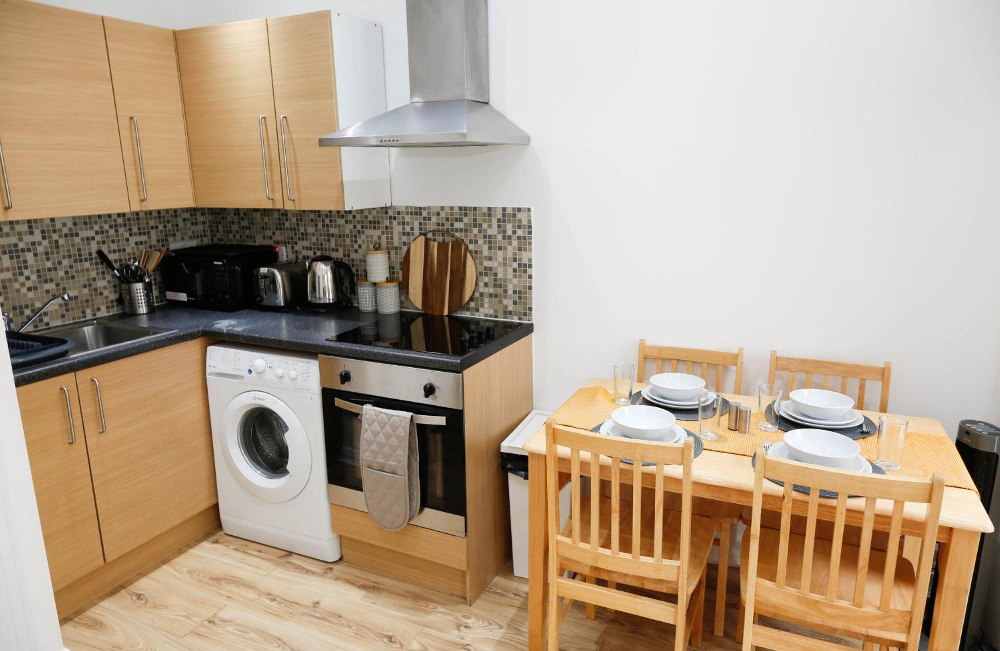 New Luxury Apartments In Central London Next To Shops, Cafes, Bars & Metro Bagian luar foto