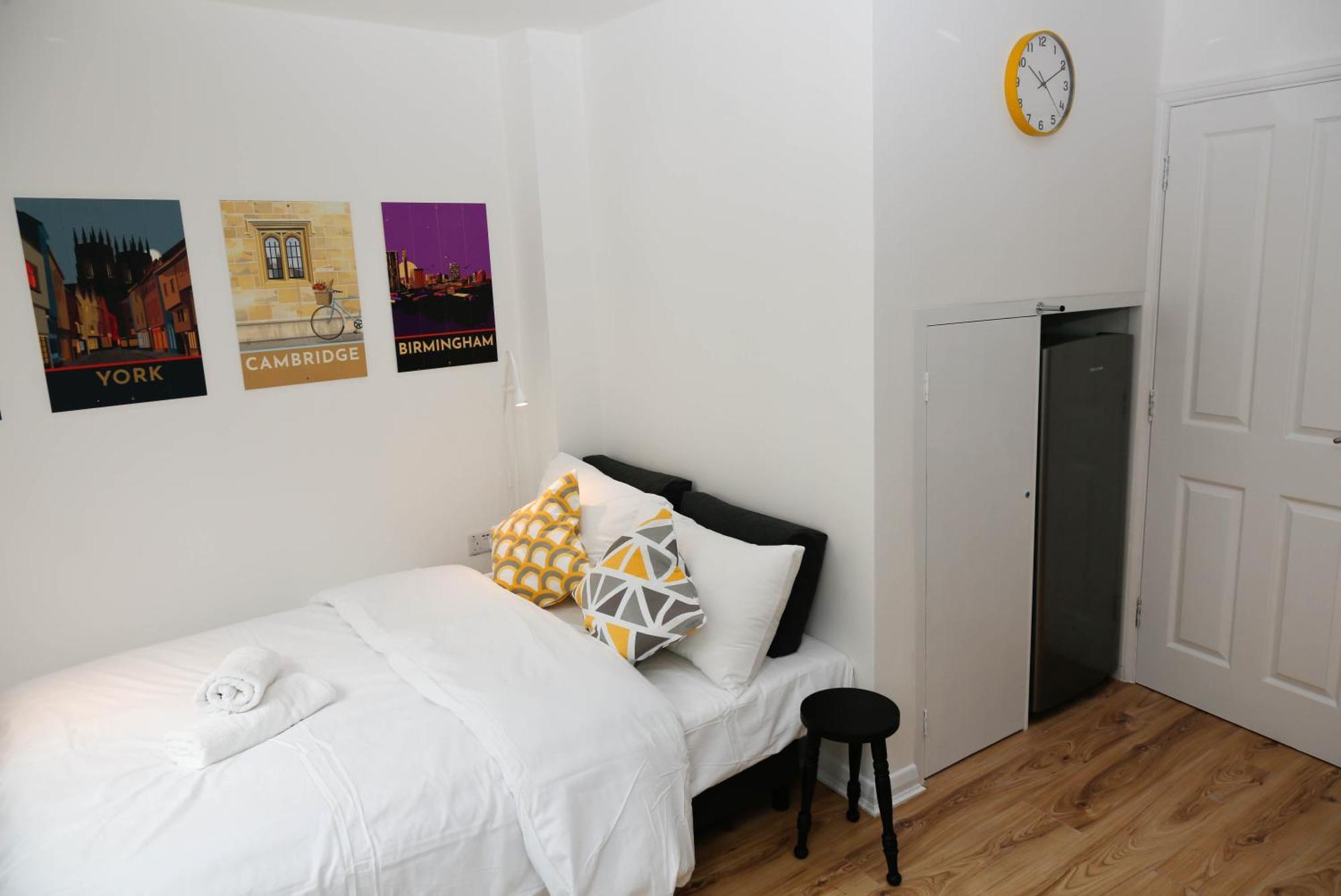 New Luxury Apartments In Central London Next To Shops, Cafes, Bars & Metro Bagian luar foto