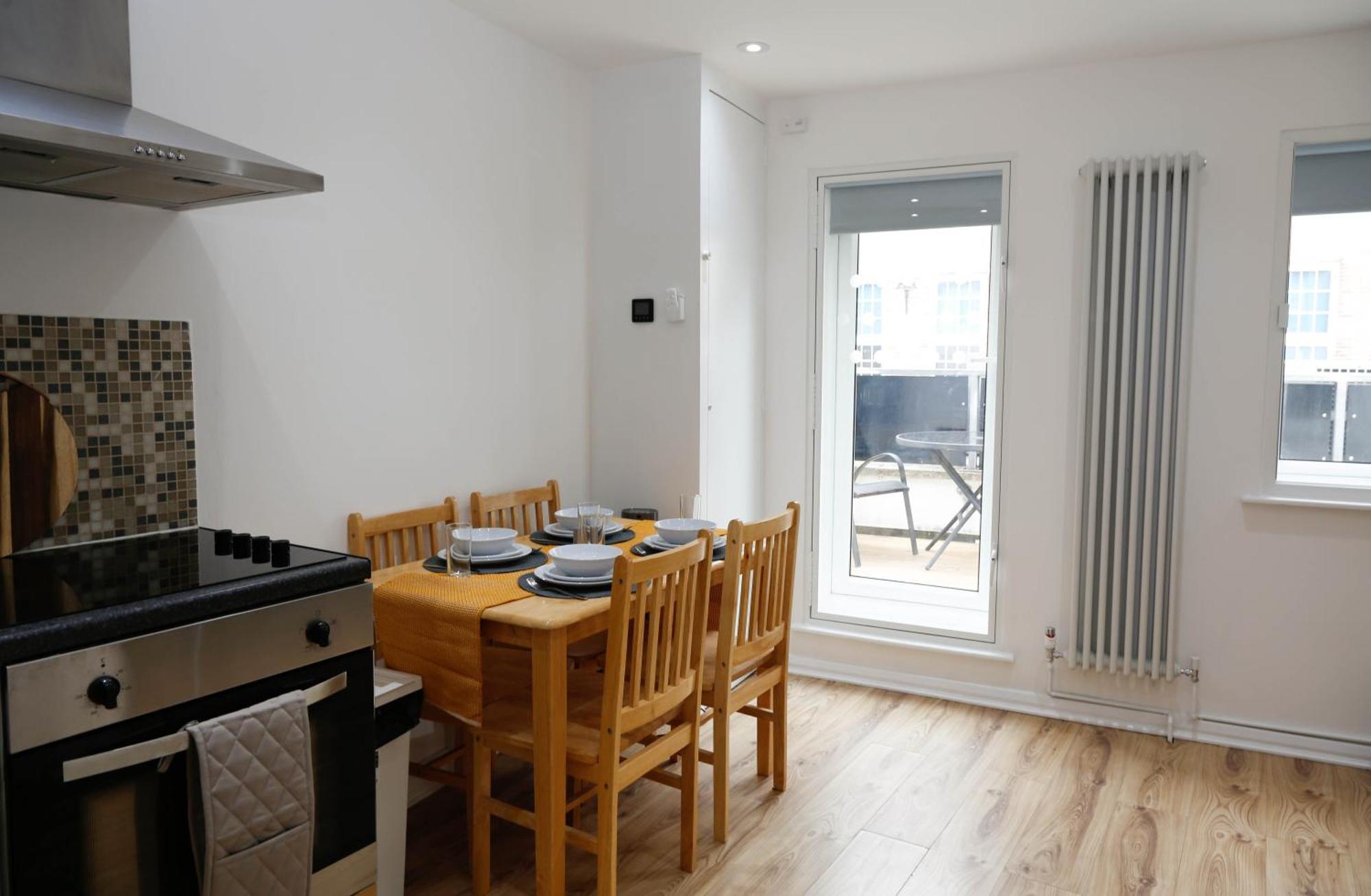 New Luxury Apartments In Central London Next To Shops, Cafes, Bars & Metro Bagian luar foto