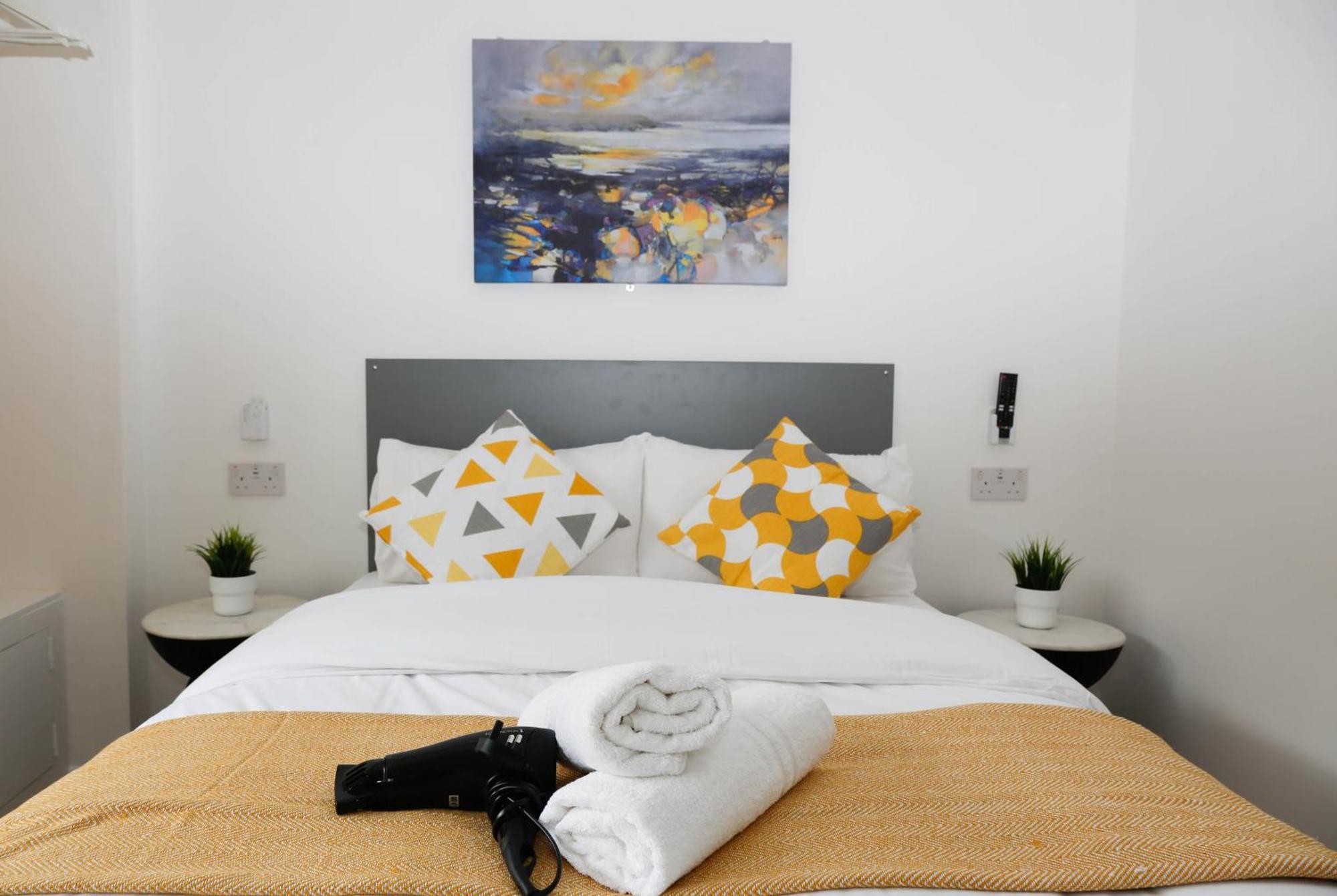 New Luxury Apartments In Central London Next To Shops, Cafes, Bars & Metro Bagian luar foto