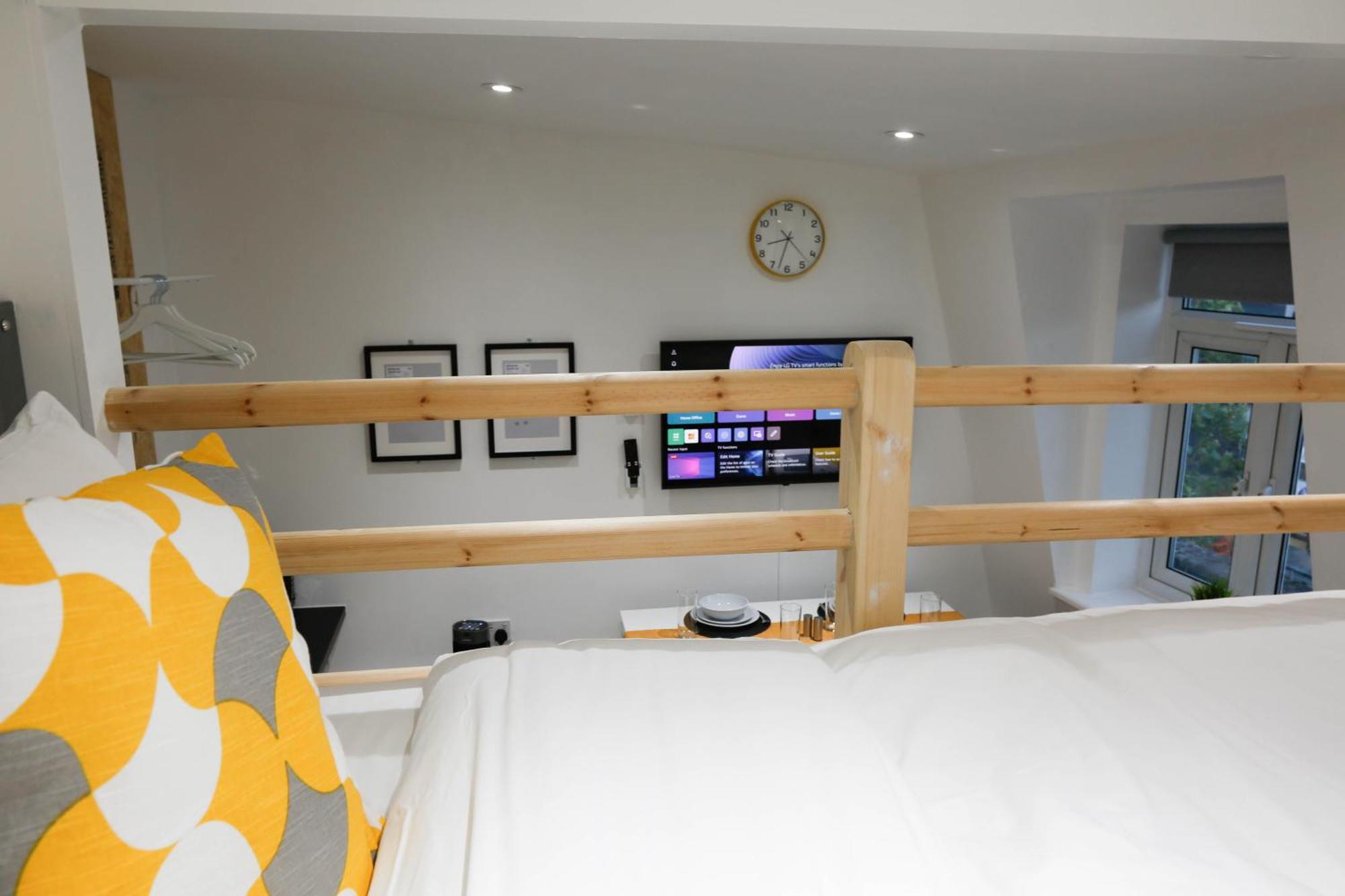 New Luxury Apartments In Central London Next To Shops, Cafes, Bars & Metro Bagian luar foto