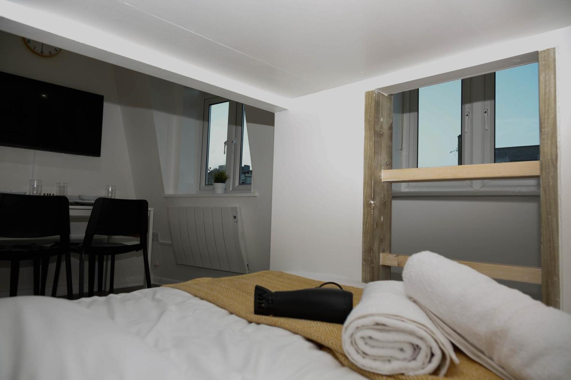 New Luxury Apartments In Central London Next To Shops, Cafes, Bars & Metro Bagian luar foto