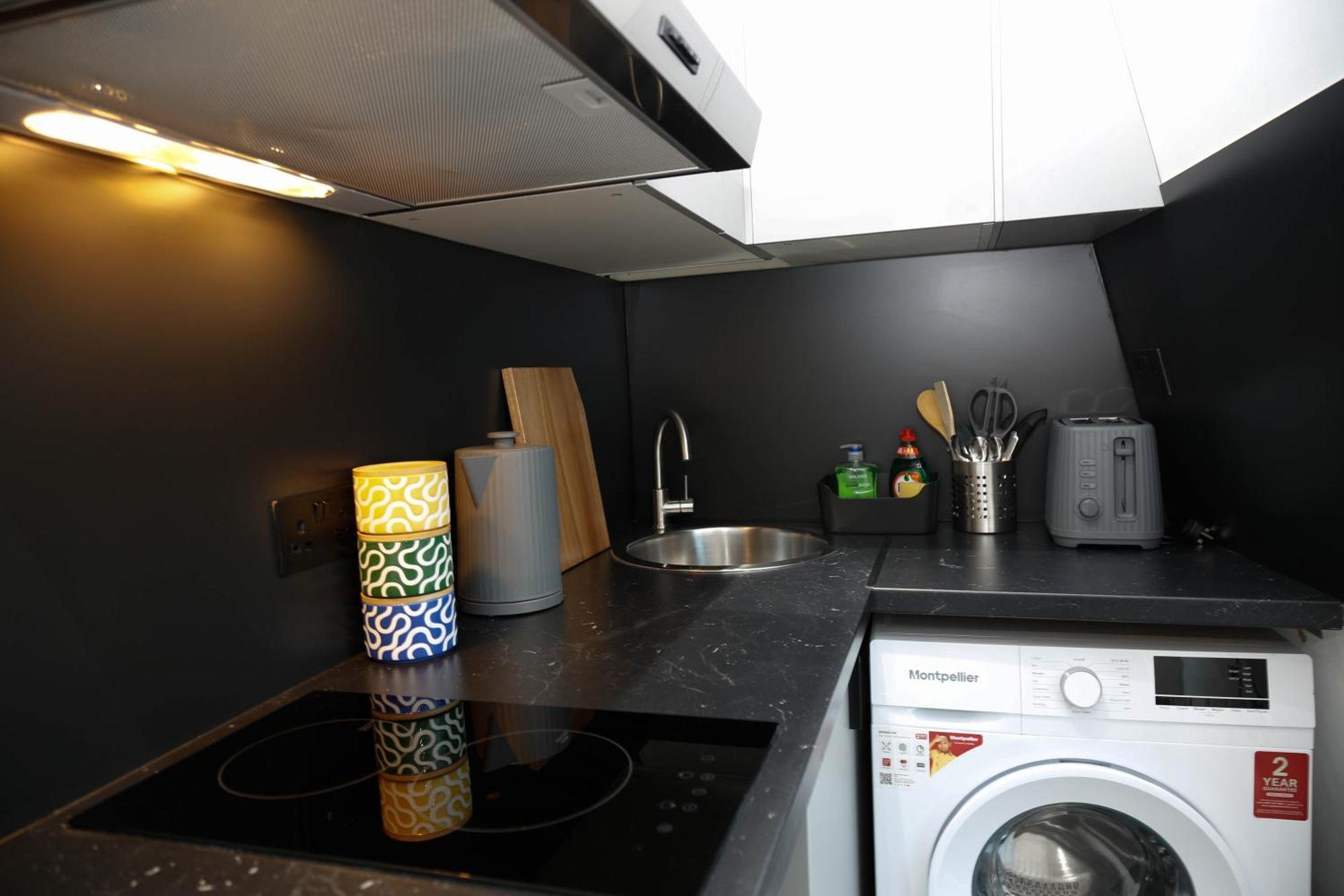New Luxury Apartments In Central London Next To Shops, Cafes, Bars & Metro Bagian luar foto