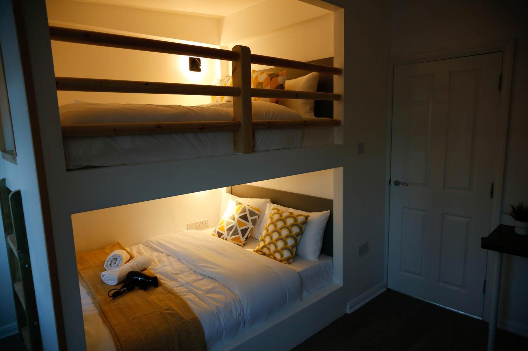 New Luxury Apartments In Central London Next To Shops, Cafes, Bars & Metro Bagian luar foto