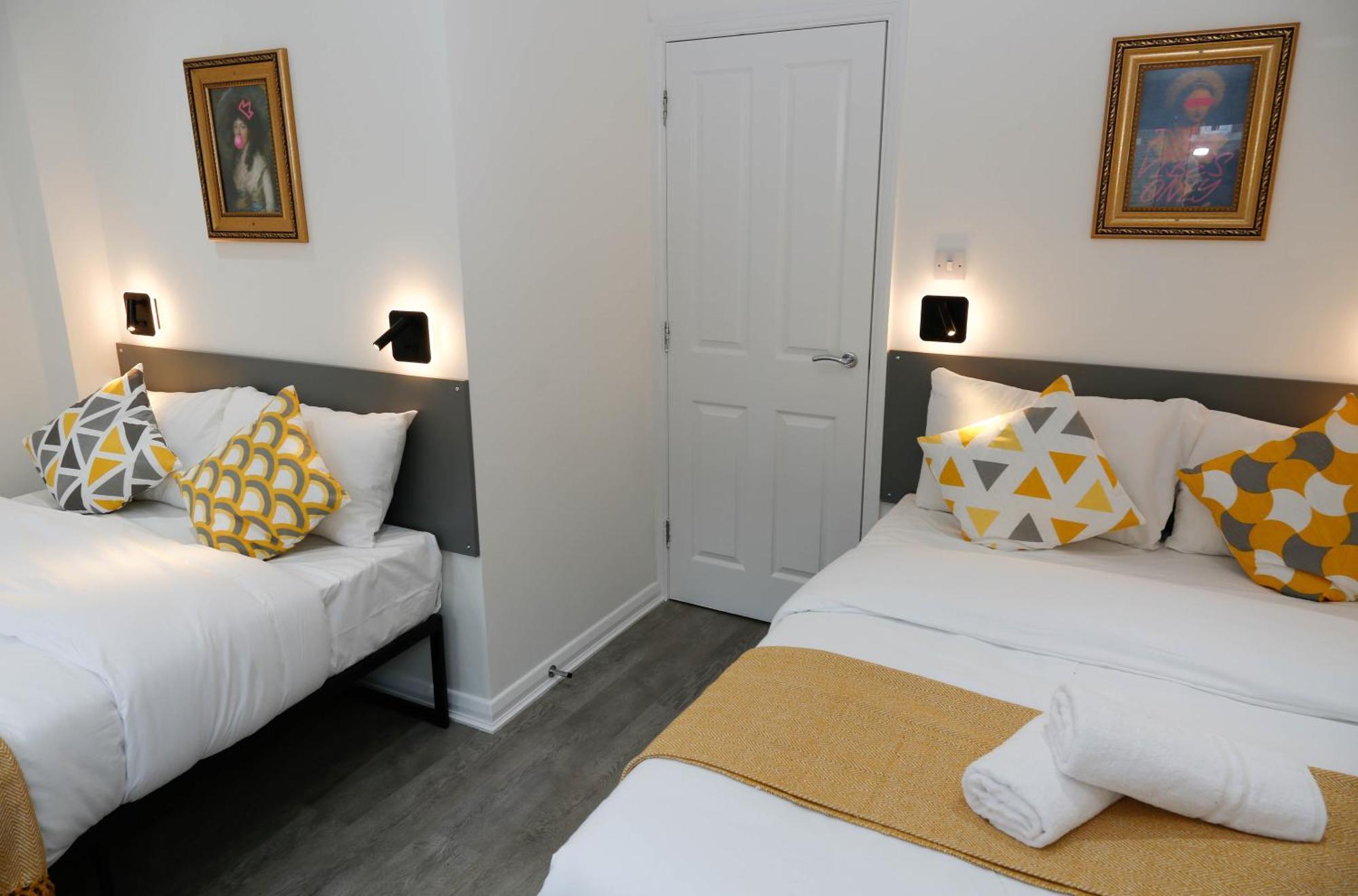 New Luxury Apartments In Central London Next To Shops, Cafes, Bars & Metro Bagian luar foto