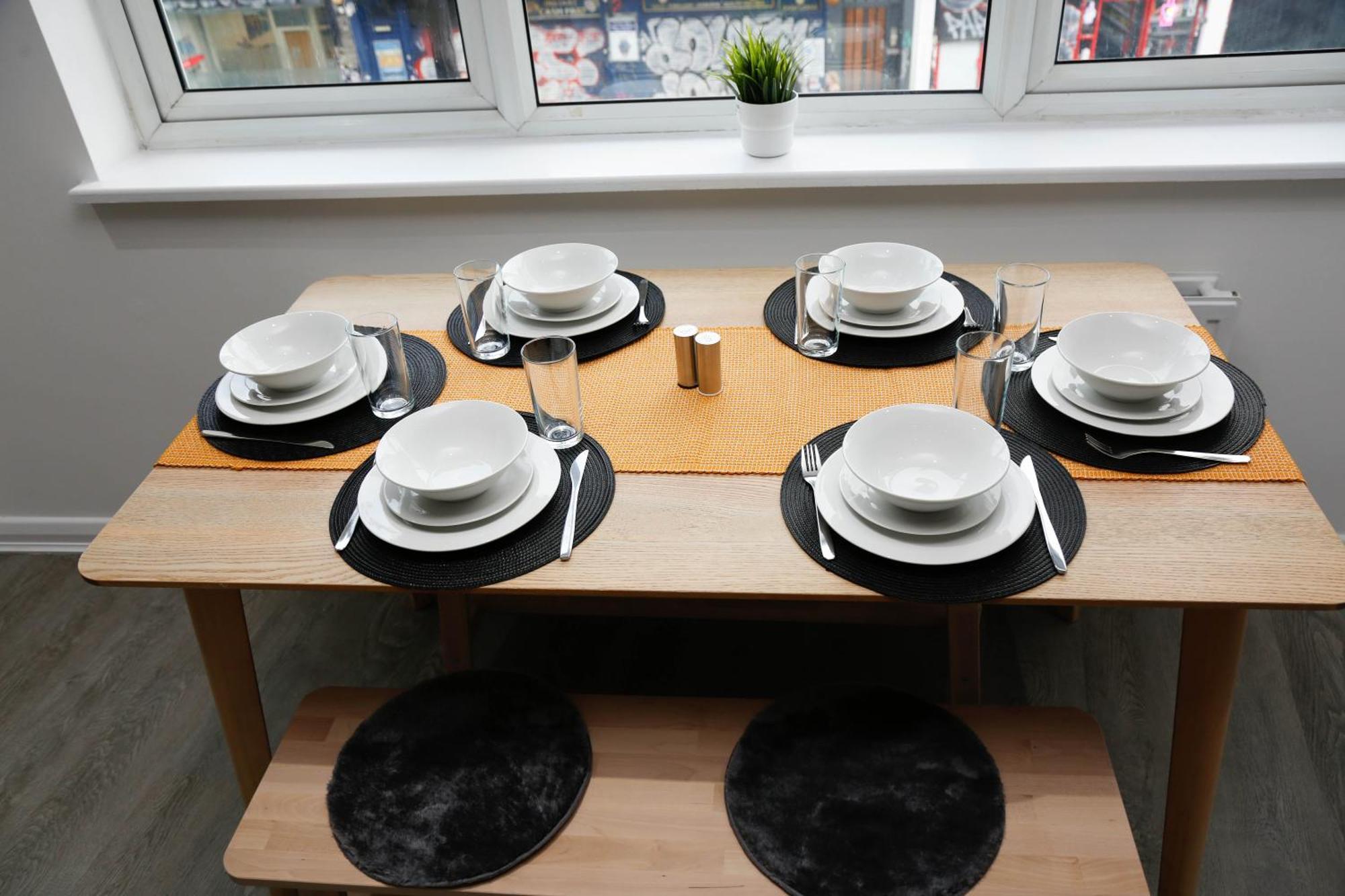 New Luxury Apartments In Central London Next To Shops, Cafes, Bars & Metro Bagian luar foto