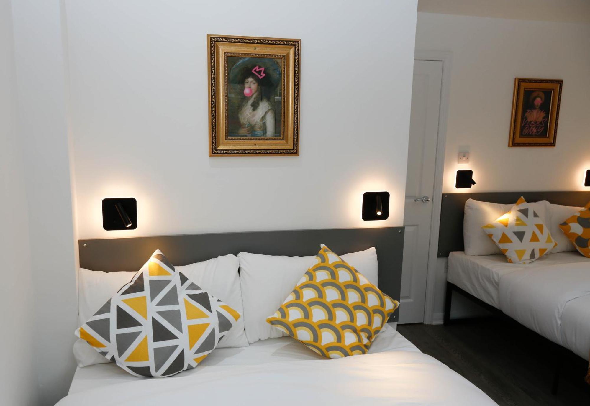 New Luxury Apartments In Central London Next To Shops, Cafes, Bars & Metro Bagian luar foto
