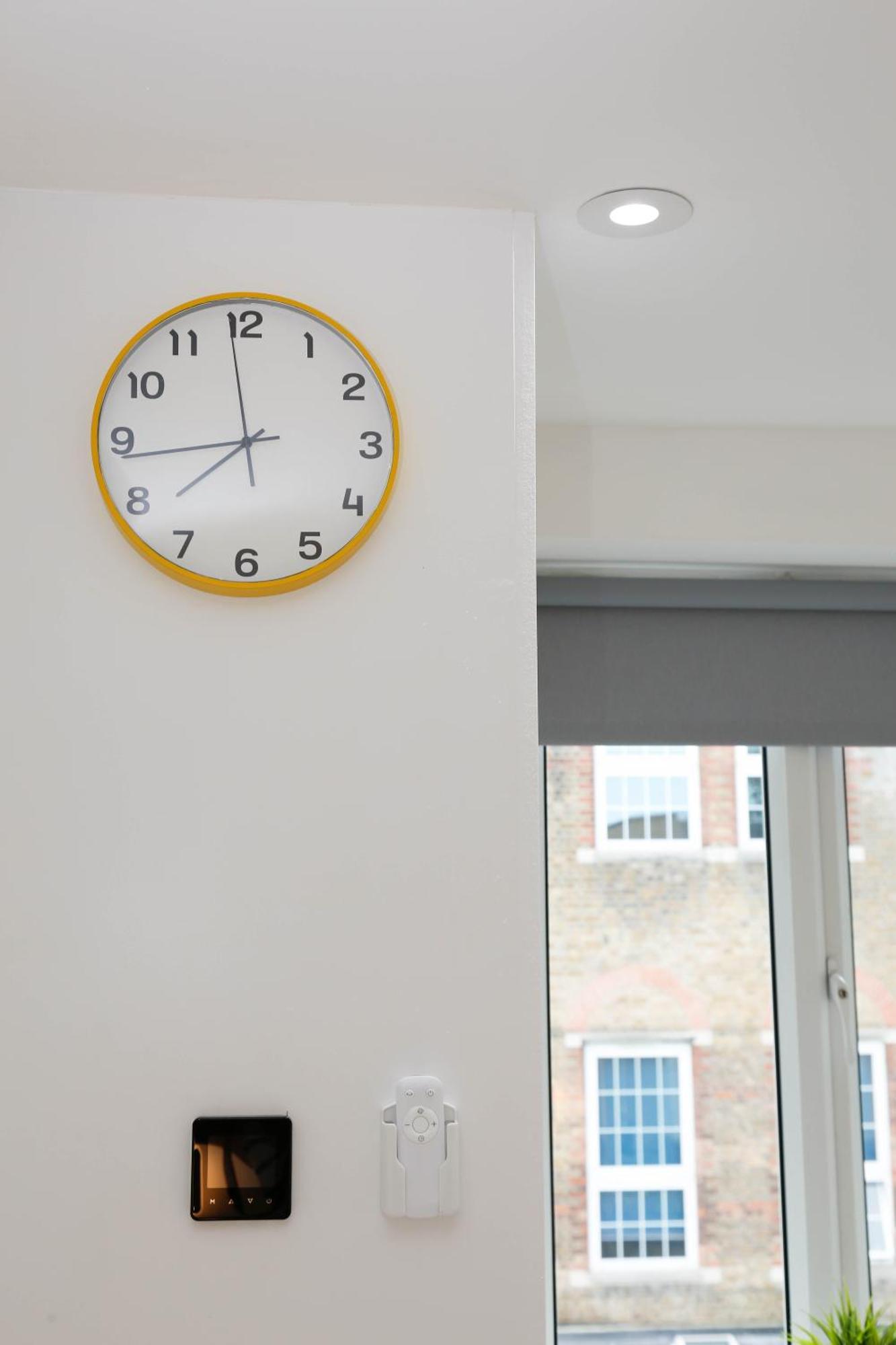 New Luxury Apartments In Central London Next To Shops, Cafes, Bars & Metro Bagian luar foto